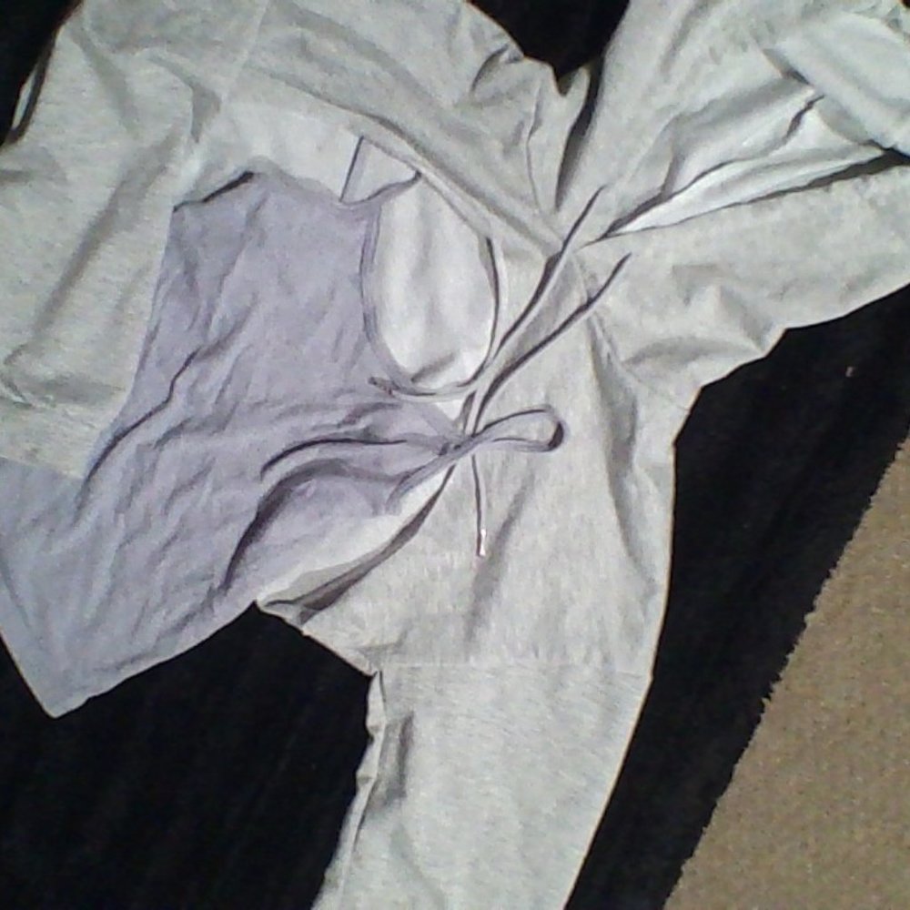 gray cropped hoodie